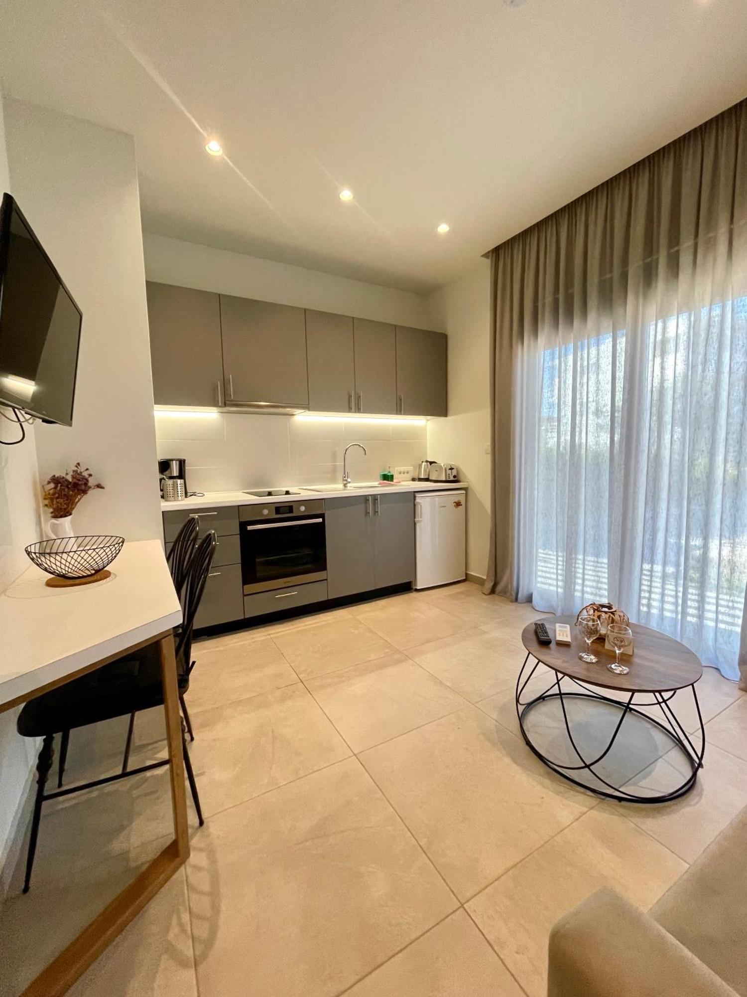 Kipos Suites & Apartments (Adults Only) Gennadi Room photo